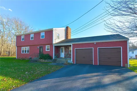 7 Leila Jean Dr, Bristol, RI 02809