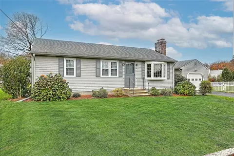 81 Crown Ave, East Providence, RI 02915