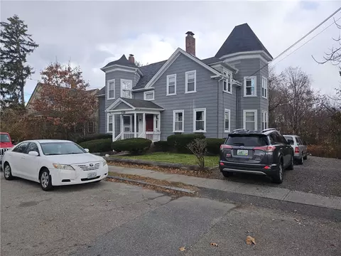 140 Arnold St, East Providence, RI 02915