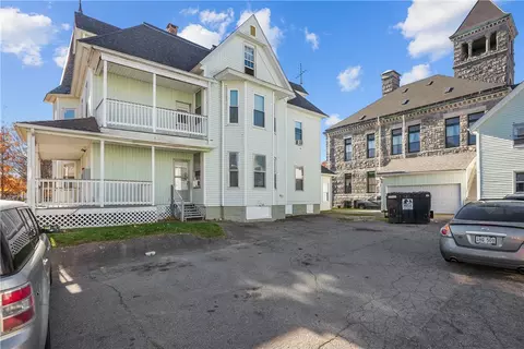 35 Greene St, Woonsocket, RI 02895 photo 5