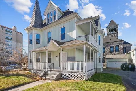 35 Greene St, Woonsocket, RI 02895 photo 2