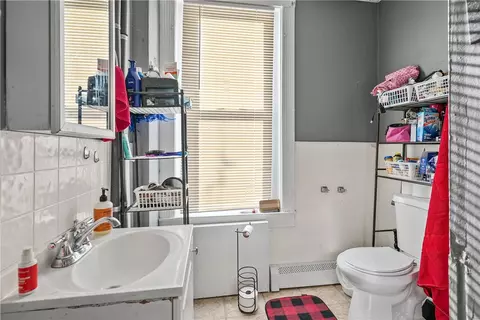 35 Greene St, Woonsocket, RI 02895 photo 9