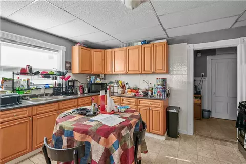 35 Greene St, Woonsocket, RI 02895 photo 12