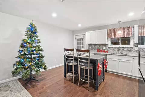 146 High St, Woonsocket, RI 02895 photo 10