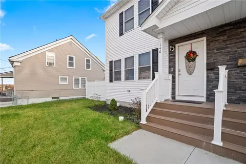 146 High St, Woonsocket, RI 02895 photo 3