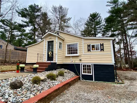 28 Echo Rd, Glocester, RI 02814
