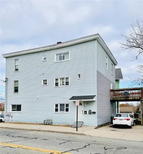 220 Logee St, Woonsocket, RI 02895
