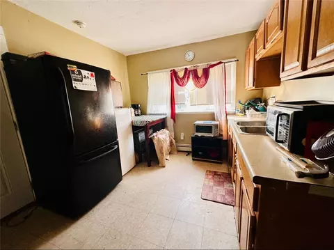 220 Logee St, Woonsocket, RI 02895 photo 8