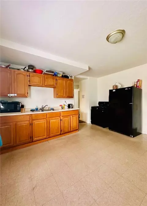 220 Logee St, Woonsocket, RI 02895 photo 4