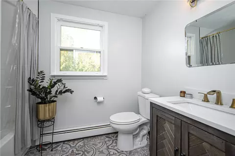 77 Reed St, Warwick, RI 02886 photo 7