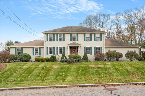 15 Great Meadows Ln, Lincoln, RI 02865