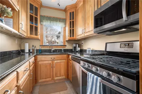 140 Hamilton St, Woonsocket, RI 02895 photo 3