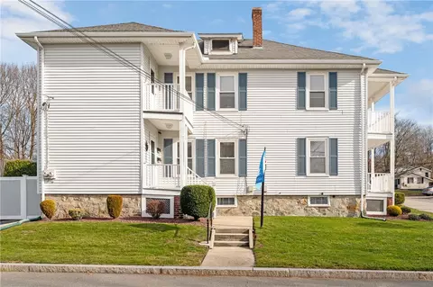 140 Hamilton St, Woonsocket, RI 02895 photo 32