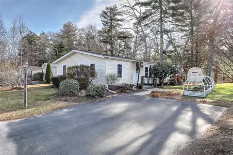 45 Lear Dr, Coventry, RI 02816