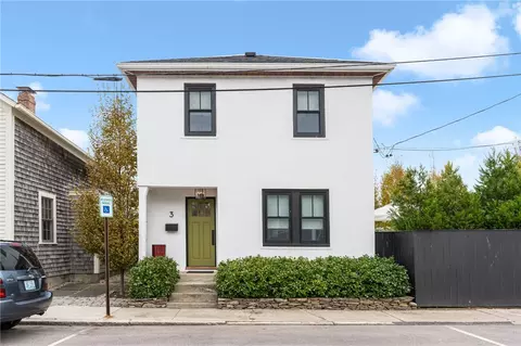 3 Third St, Newport, RI 02840
