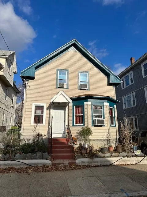 75 Dora St, Providence, RI 02909