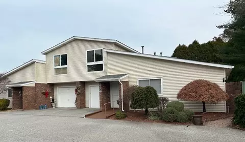 775 Williamsburg Cir, Warwick, RI 02886