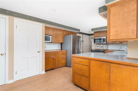 34 Tomahawk Trl, Cranston, RI 02921 photo 12