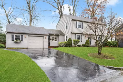 34 Tomahawk Trl, Cranston, RI 02921 photo 3