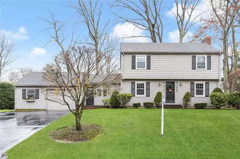 34 Tomahawk Trl, Cranston, RI 02921 photo 2
