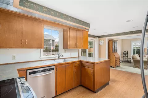 34 Tomahawk Trl, Cranston, RI 02921 photo 10