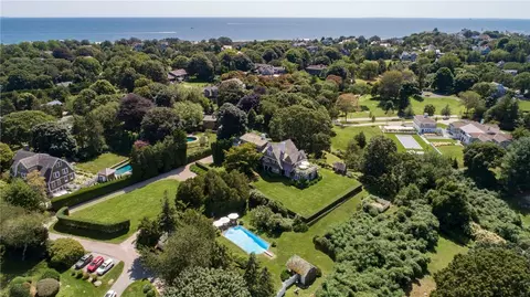 8 Popon Rd, Westerly, RI 02891