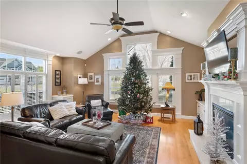 7 Stable Dr, Cranston, RI 02831 photo 12