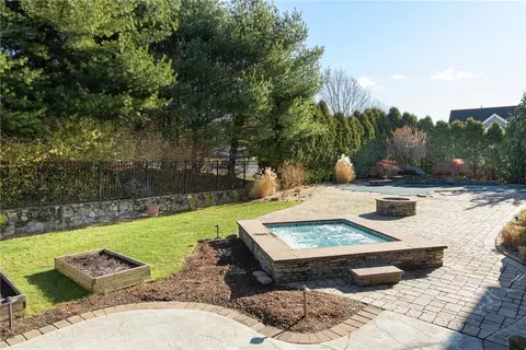 7 Stable Dr, Cranston, RI 02831 photo 38