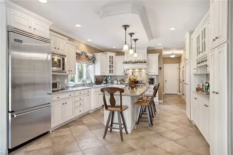 7 Stable Dr, Cranston, RI 02831 photo 10