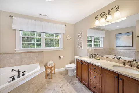 7 Stable Dr, Cranston, RI 02831 photo 28