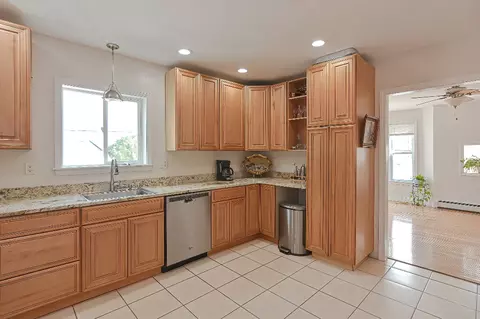470 Willow St, Woonsocket, RI 02895 photo 12