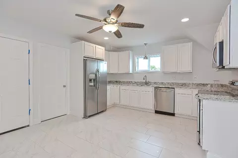 470 Willow St, Woonsocket, RI 02895 photo 9