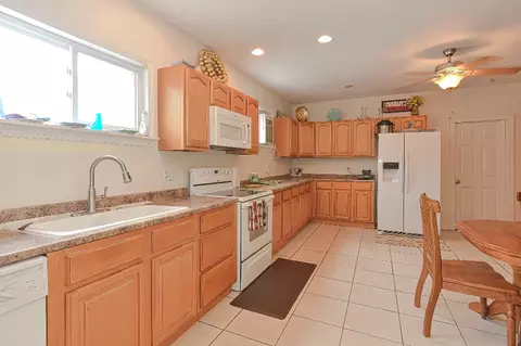 470 Willow St, Woonsocket, RI 02895 photo 21