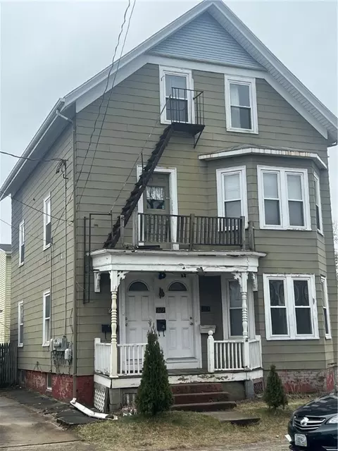 675 Cottage St, Pawtucket, RI 02861