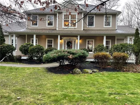 15 Rumford Ln, South Kingstown, RI 02892