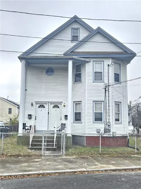 34 Applegate Ln, Providence, RI 02905