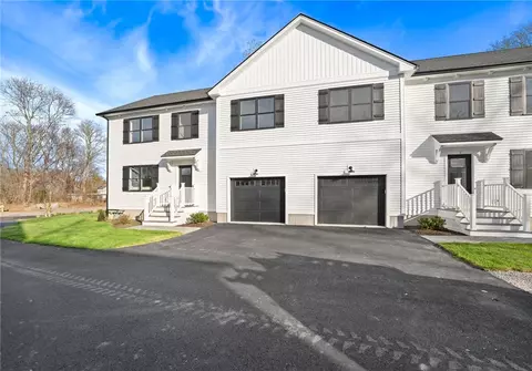 20 Magnolia Ln #A, South Kingstown, RI 02879