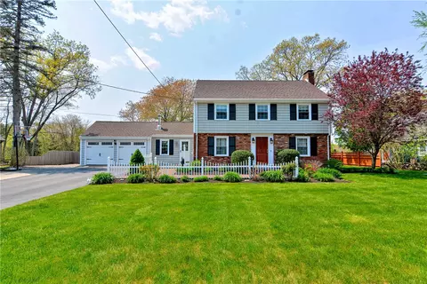 59 Newell Dr, Cumberland, RI 02864