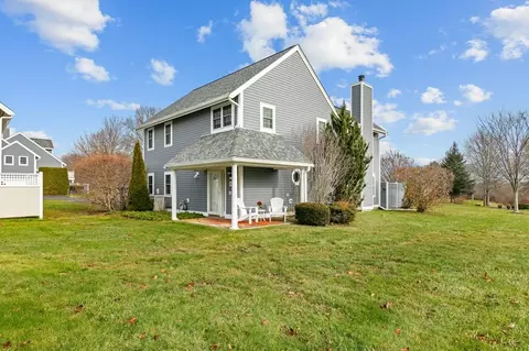 423 Corey Ln, Middletown, RI 02842