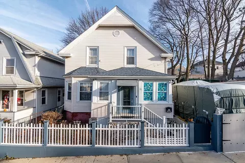 75 Dunnell Ave, Pawtucket, RI 02860