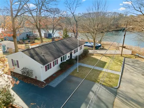 130 Lindy Ave, East Providence, RI 02915