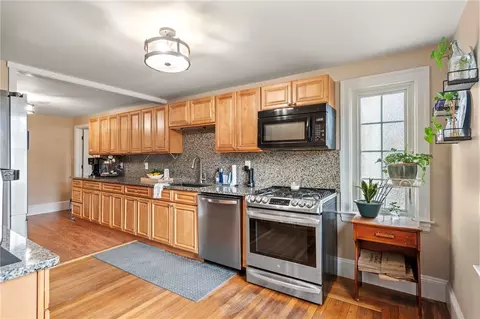 273 Long Street St, Warwick, RI 02886 photo 4