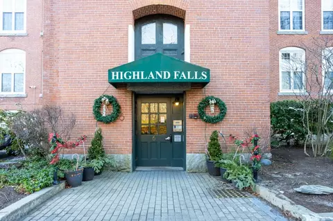 2 School St #309, Lincoln, RI 02865