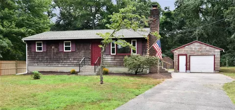 275 Collins Rd, Hopkinton, RI 02804