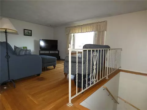 230 Douglas Rd, Warwick, RI 02886 photo 9