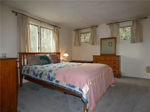 230 Douglas Rd, Warwick, RI 02886 photo 10