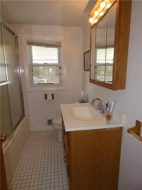 230 Douglas Rd, Warwick, RI 02886 photo 14