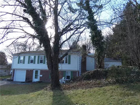 230 Douglas Rd, Warwick, RI 02886 photo 2