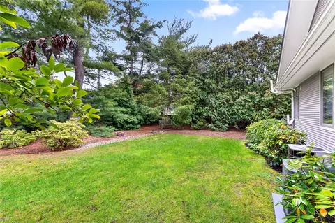 36 Oyster Pt, Warren, RI 02885 photo 7
