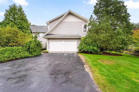 36 Oyster Pt, Warren, RI 02885 photo 4